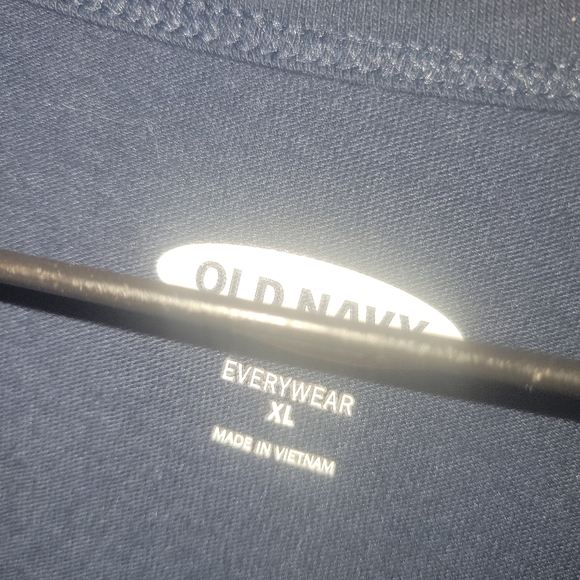 Old Navy Flag Tee - Picture 5 of 6